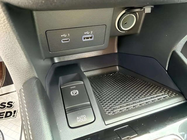 Used 2023 Nissan Kicks SR FWD image 15