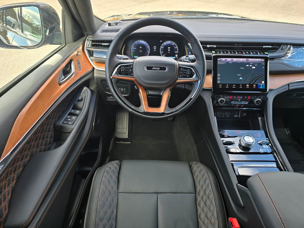 New 2025 Jeep Grand Cherokee Summit image 32