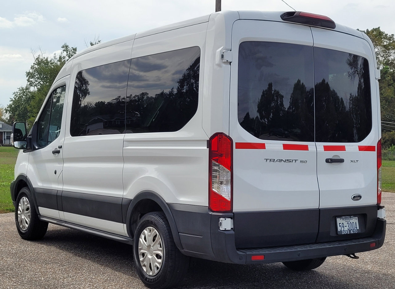 Used 2019 Ford Transit 150 XLT image 3