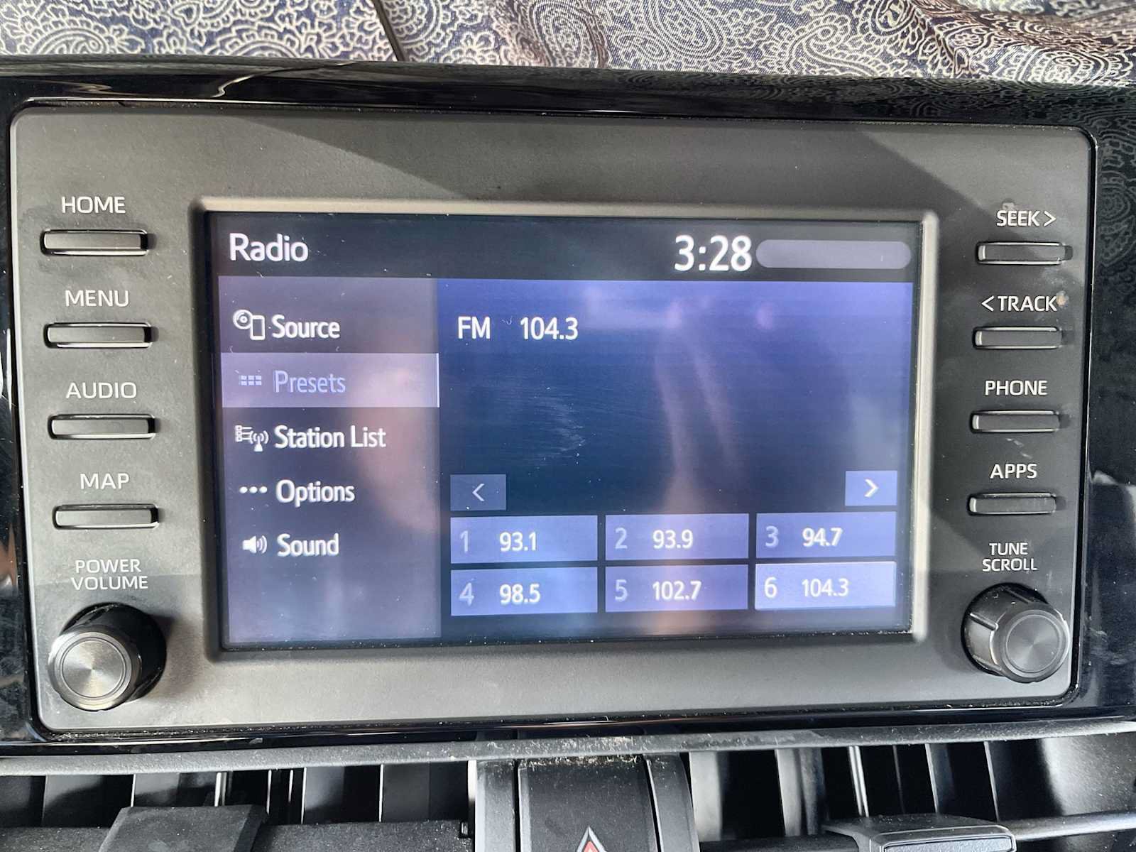 Used 2022 Toyota RAV4 LE FWD image 12