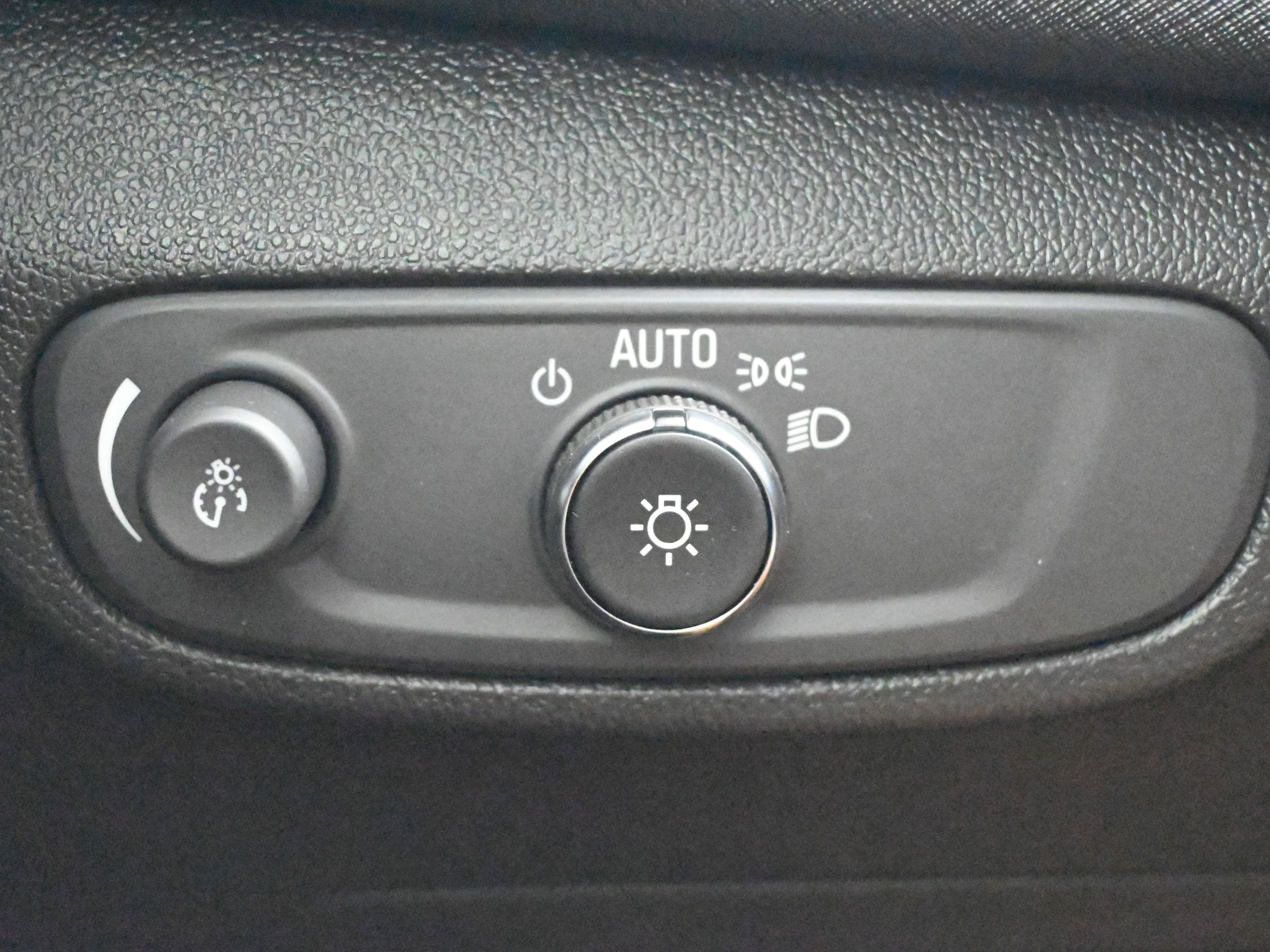 Used 2024 Chevrolet TrailBlazer LT w/ LT Cold Weather Package image 12