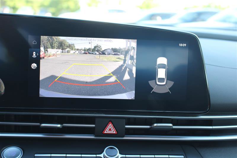 Used 2023 Hyundai Elantra Limited FWD image 15