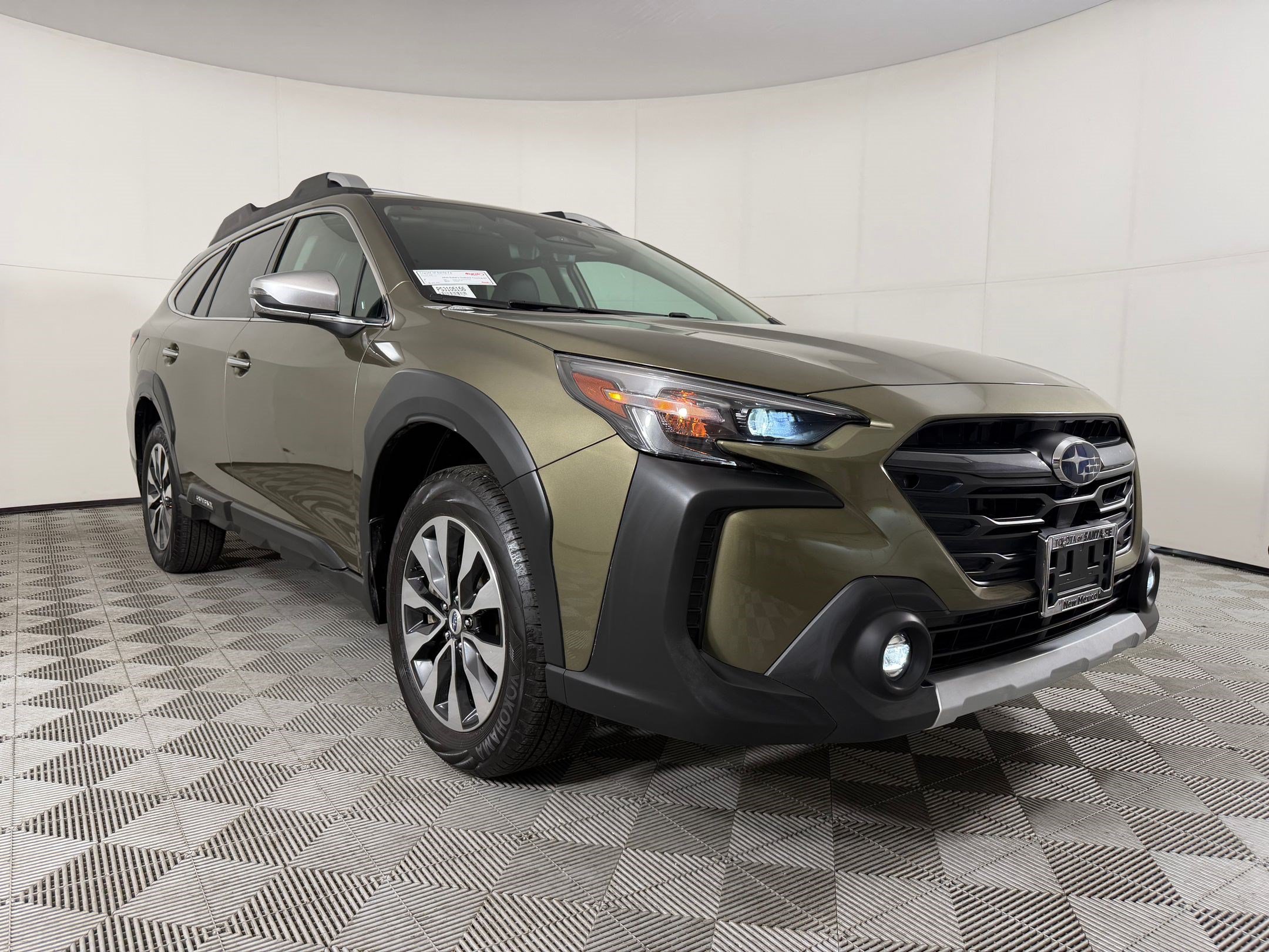 Used 2025 Subaru Outback Touring XT AWD/4WD image 7