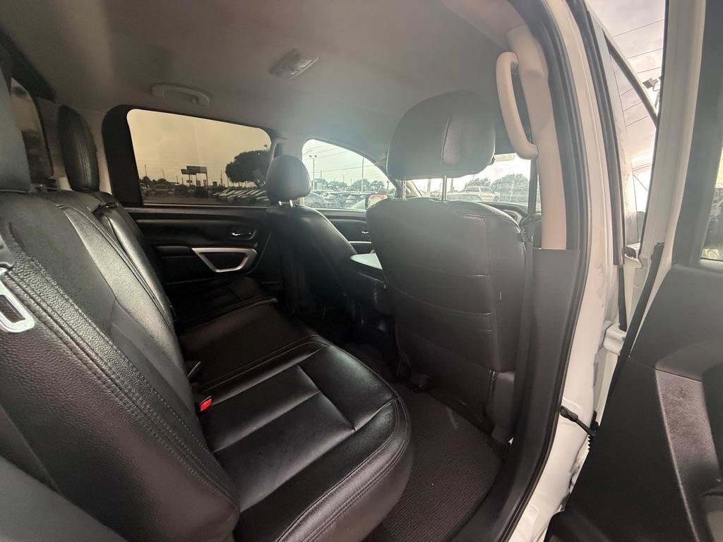 Used 2018 Nissan Titan SV RWD image 14
