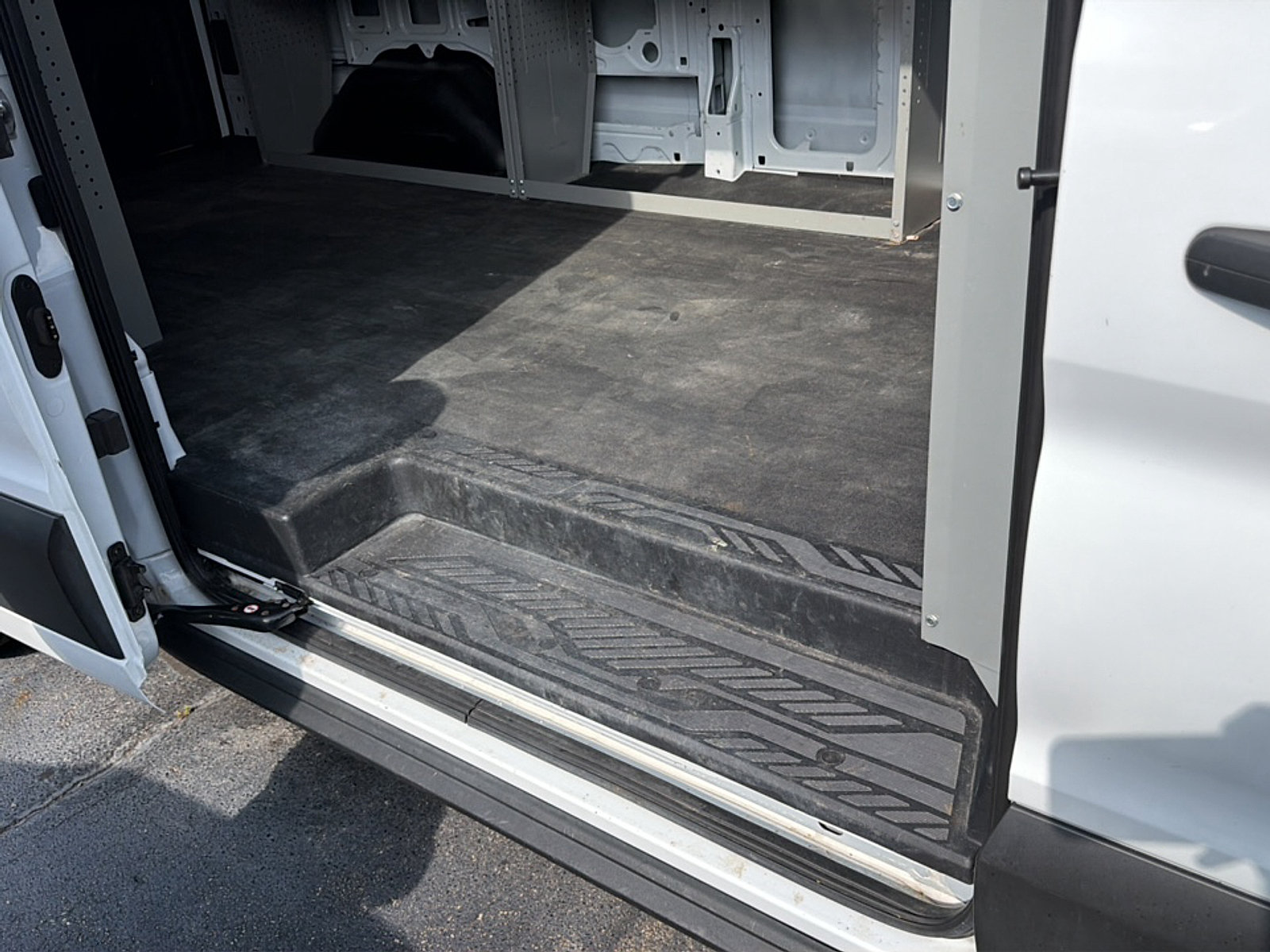 Used 2023 Ford Transit 250 148 High Roof RWD image 14