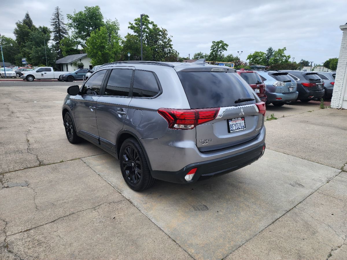 Used 2018 Mitsubishi Outlander SE FWD image 3
