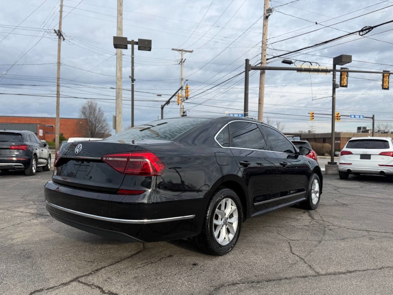 Used 2017 Volkswagen Passat 1.8T S image 3