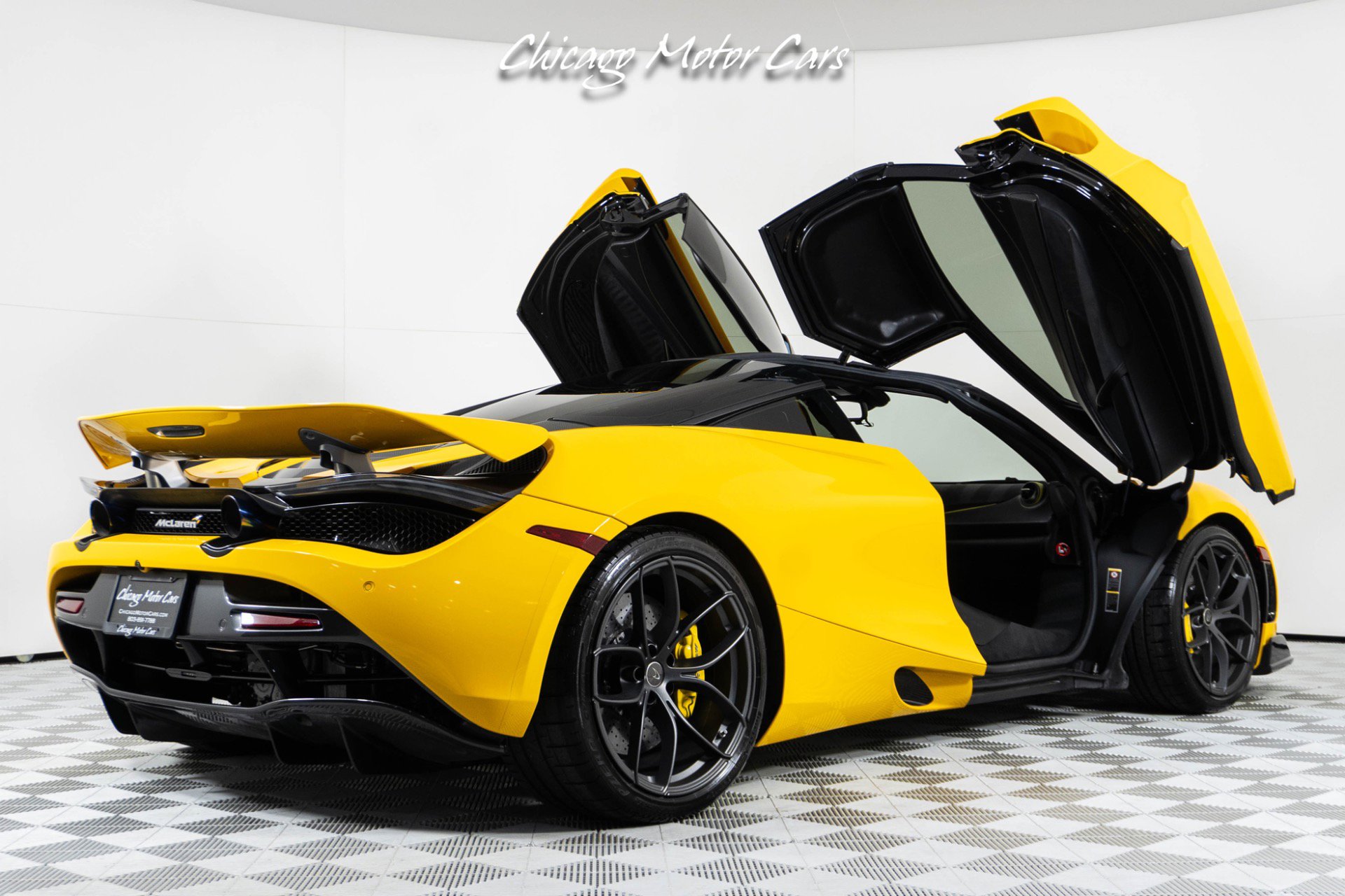 Used 2019 McLaren 720S image 25