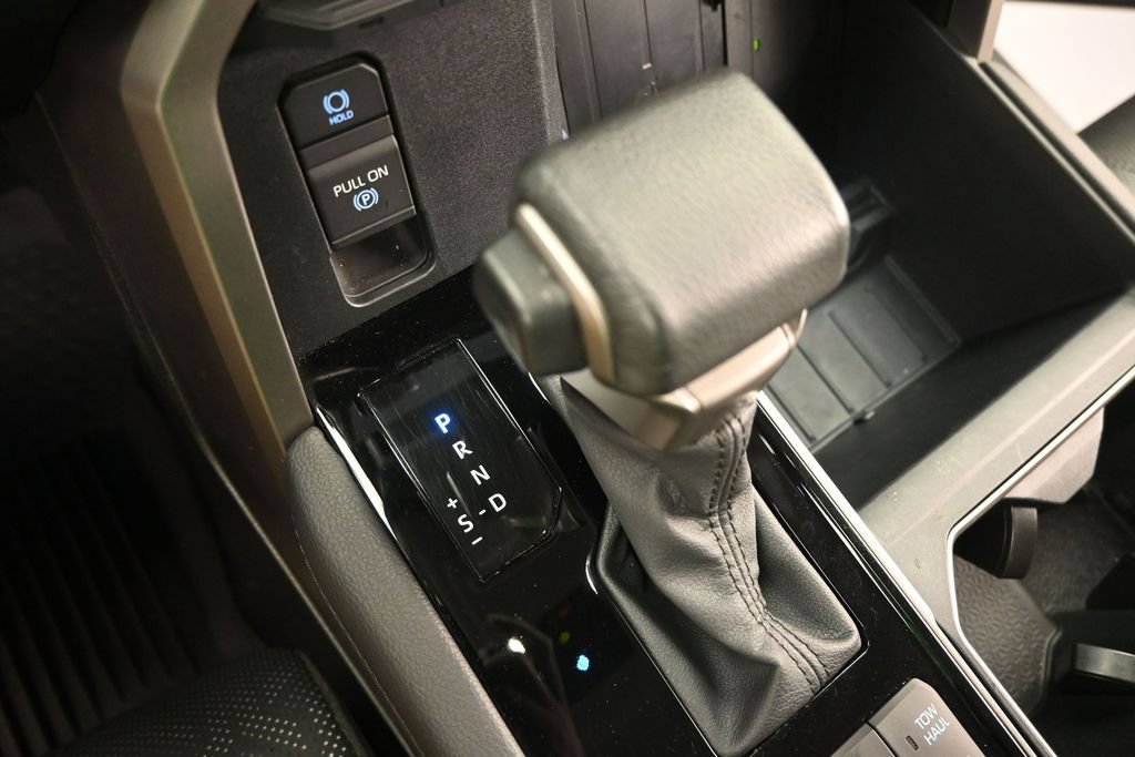 Used 2024 Toyota Tundra Limited AWD/4WD image 33