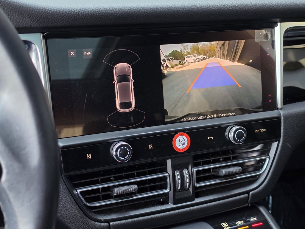 Certified 2023 Porsche Macan image 13