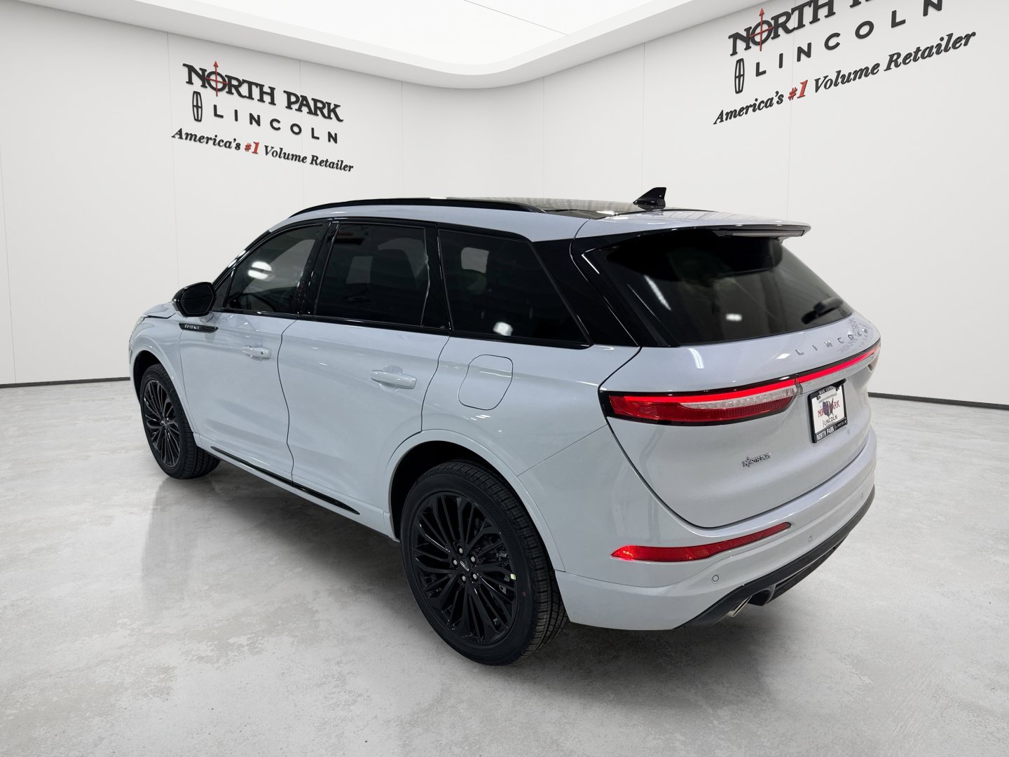 New 2026 Lincoln Corsair Reserve FWD image 26
