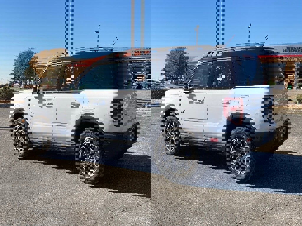 Used 2025 Ford Bronco Sport Outer Banks image 6