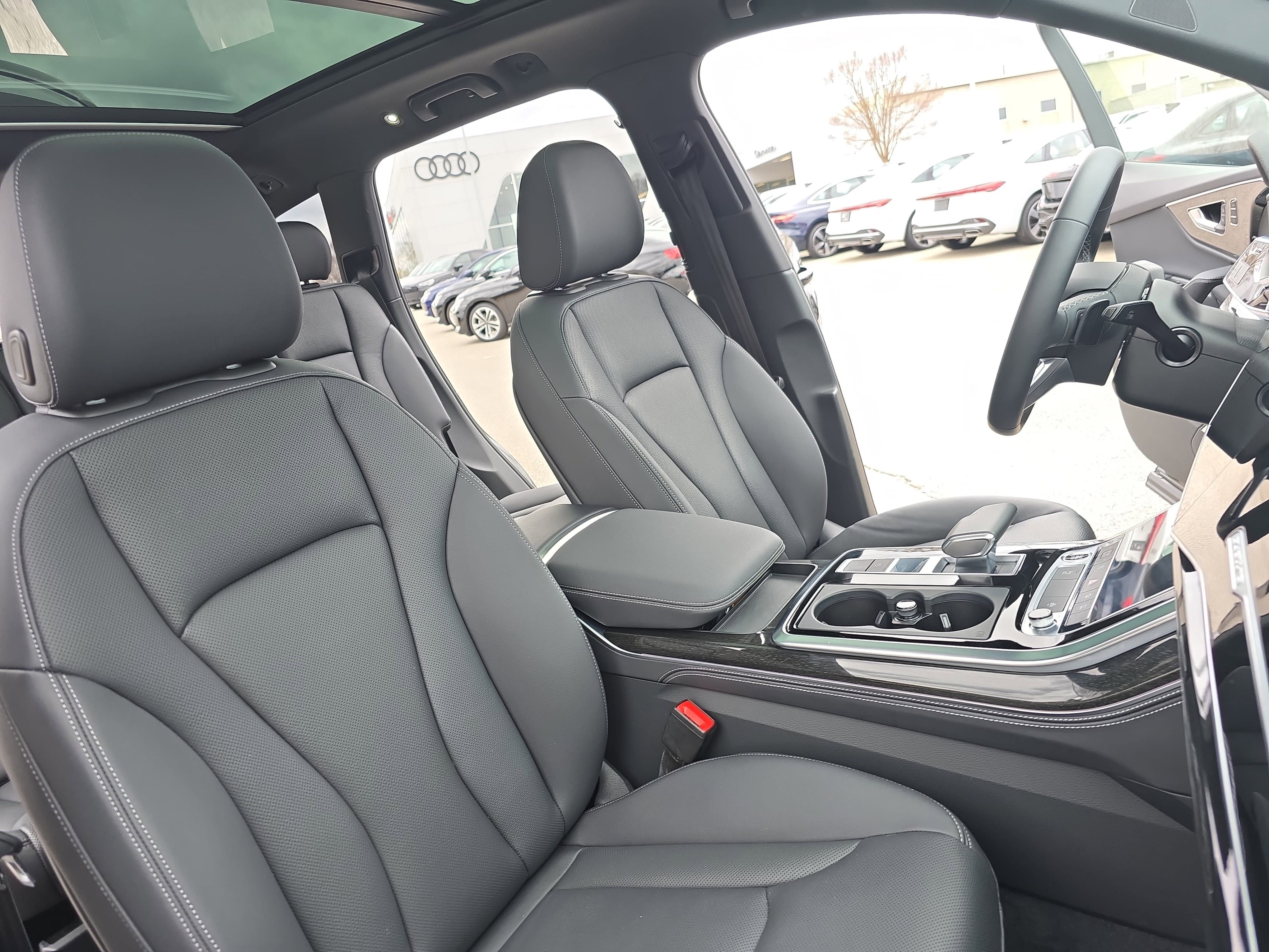 Used 2025 Audi Q7 3.0T Premium Plus w/ Premium Plus Package image 10