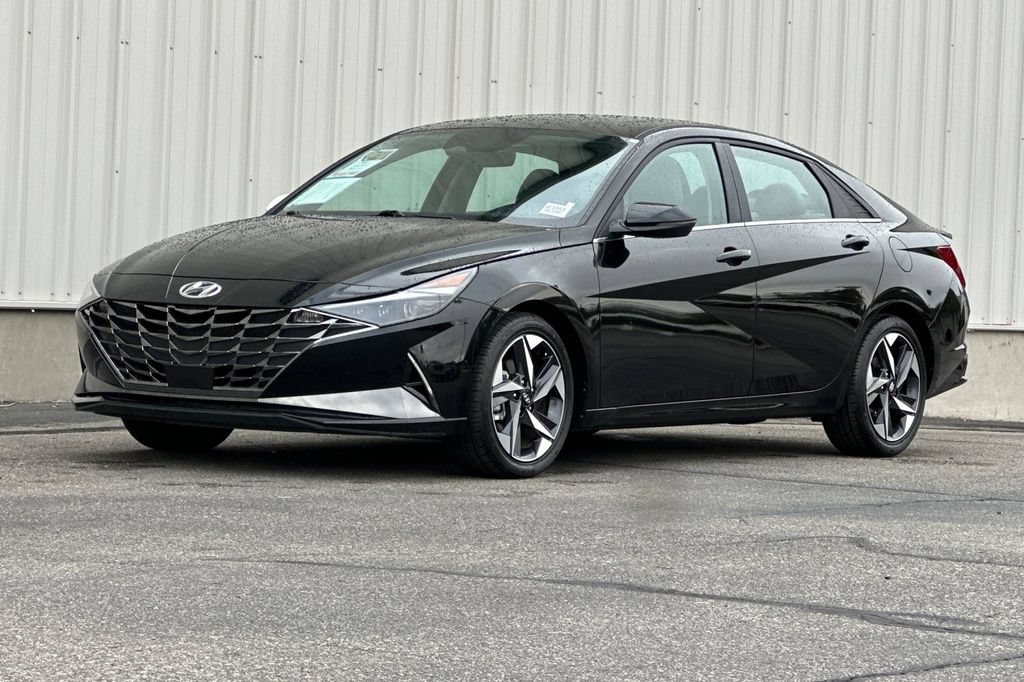 Used 2023 Hyundai Elantra Limited FWD image 11