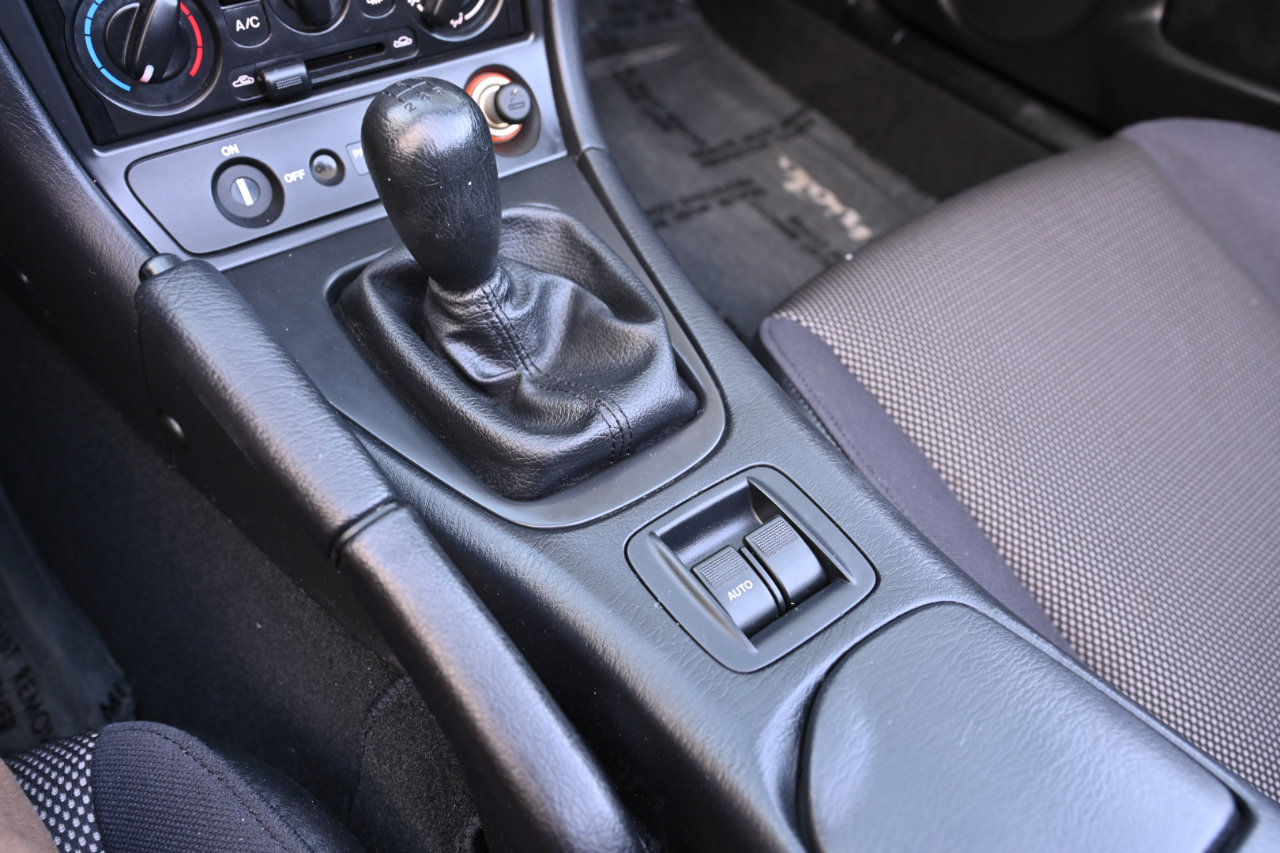 Used 2002 MAZDA MX-5 Miata RWD image 26