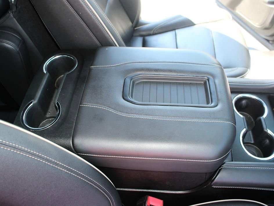 Used 2023 Chevrolet Tahoe Premier AWD/4WD image 27