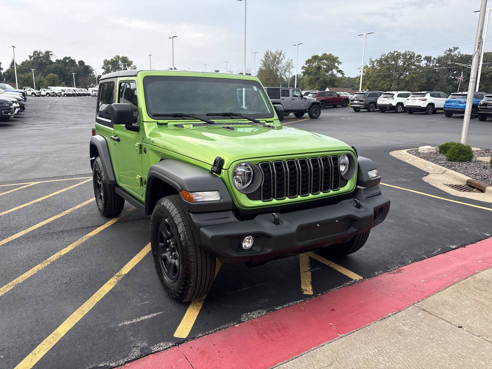 Used 2025 Jeep Wrangler Sport AWD/4WD image 3