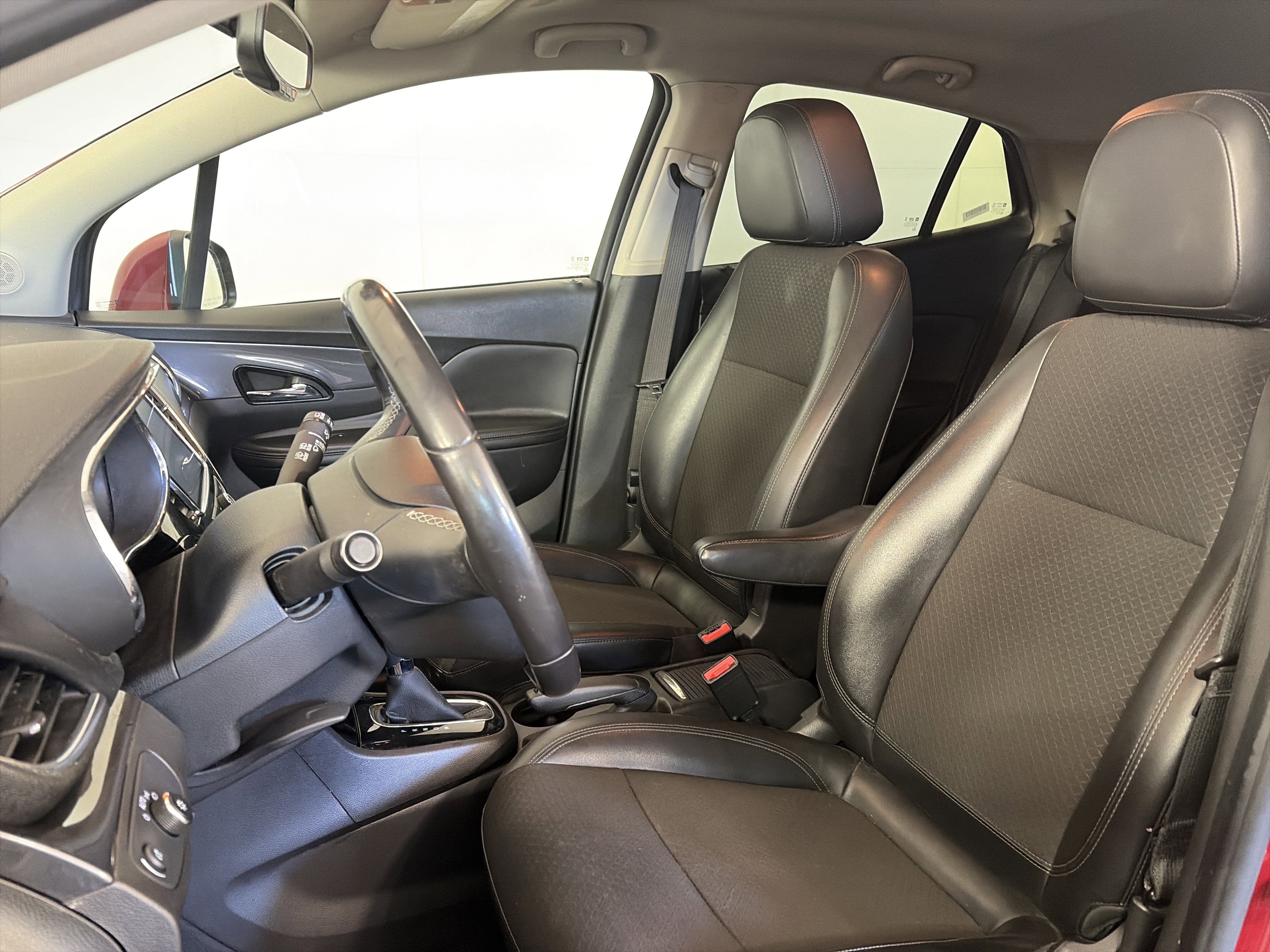 Used 2020 Buick Encore Preferred w/ Safety Package image 14