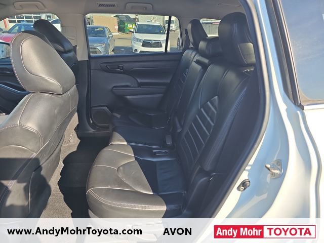 Used 2020 Toyota Highlander LE image 10
