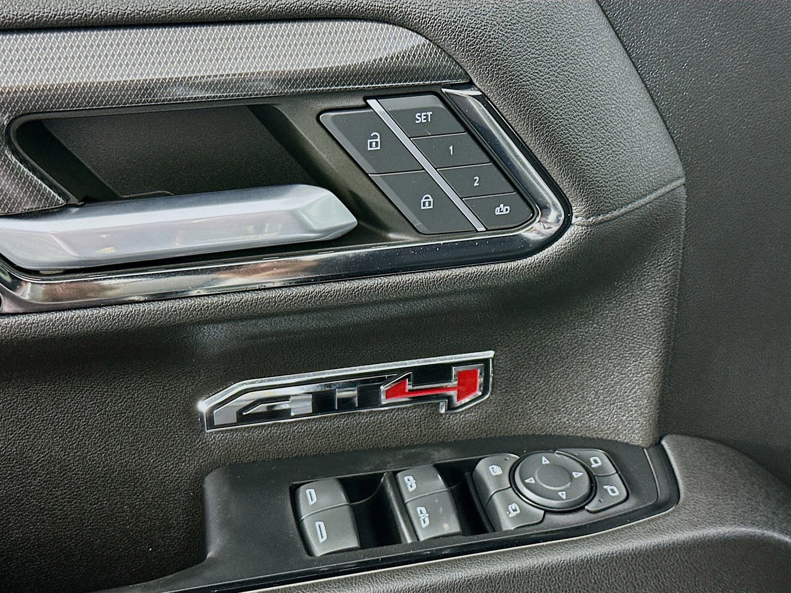 Used 2022 GMC Sierra 1500 AT4 w/ AT4 Preferred Package image 19