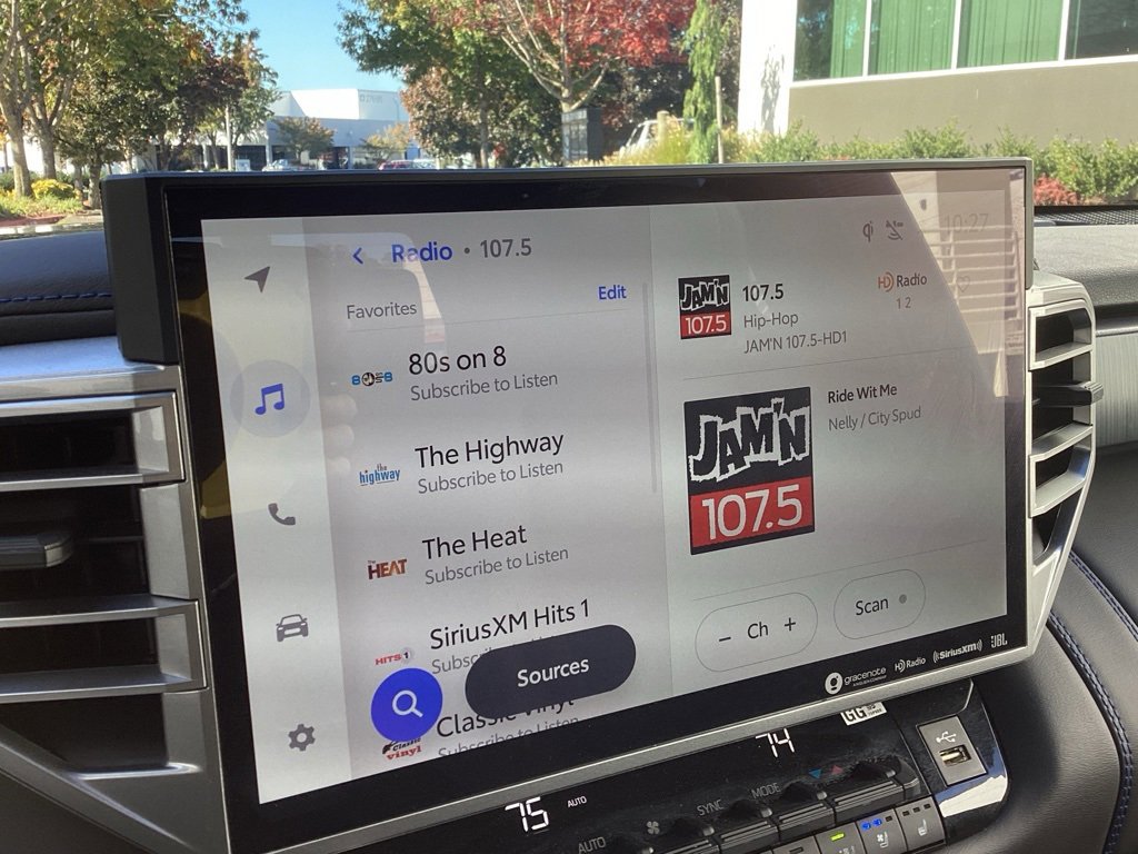 Used 2023 Toyota Tundra Platinum image 17