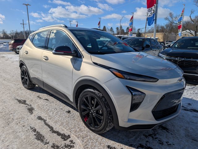 Used 2023 Chevrolet Bolt EUV LT w/ Comfort Package image 7