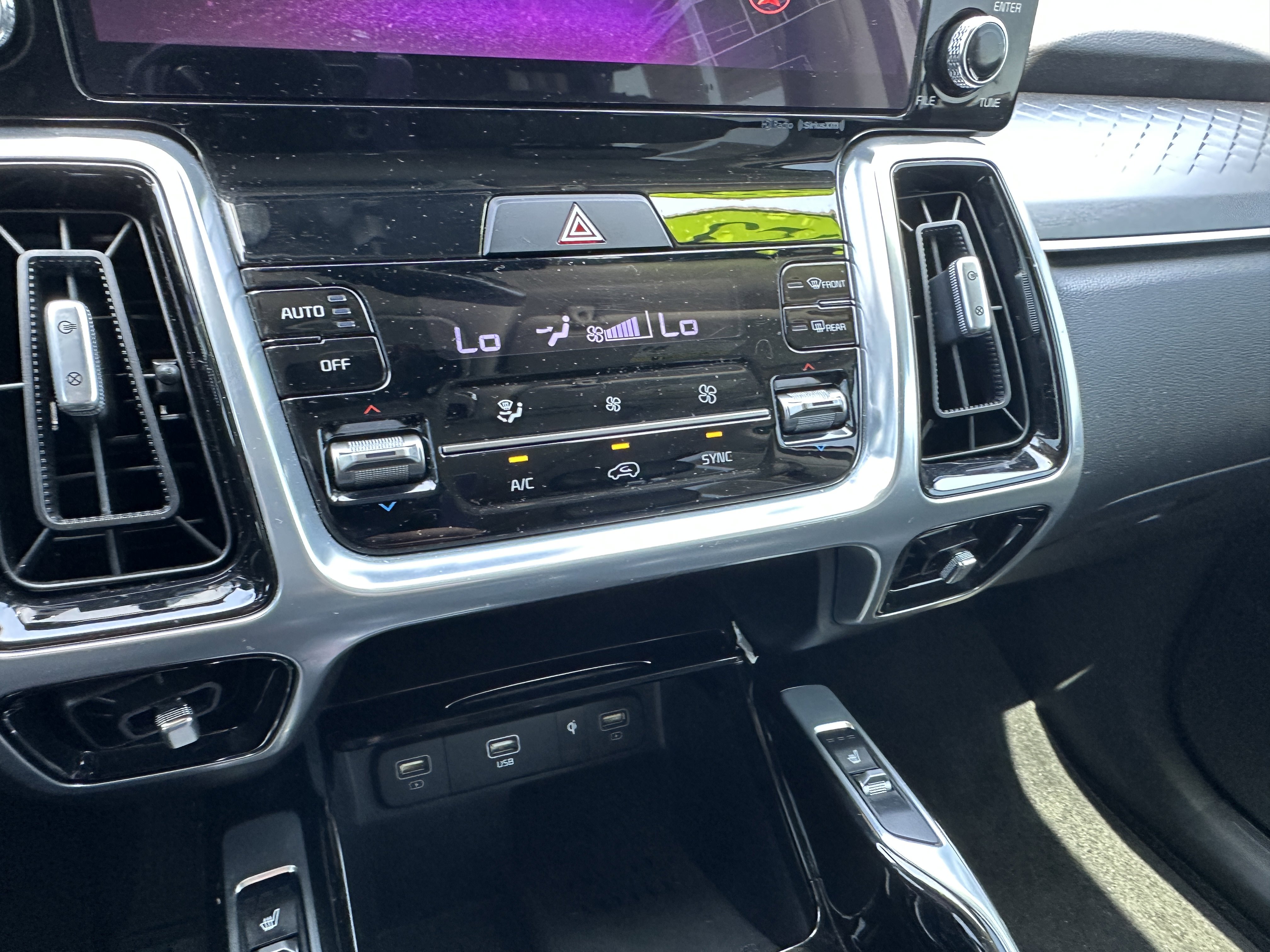 Used 2023 Kia Sorento SX FWD image 31