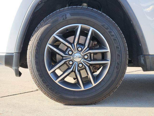 Used 2017 Jeep Grand Cherokee Limited image 11