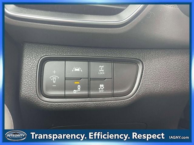 Used 2019 Hyundai Santa Fe SE image 18