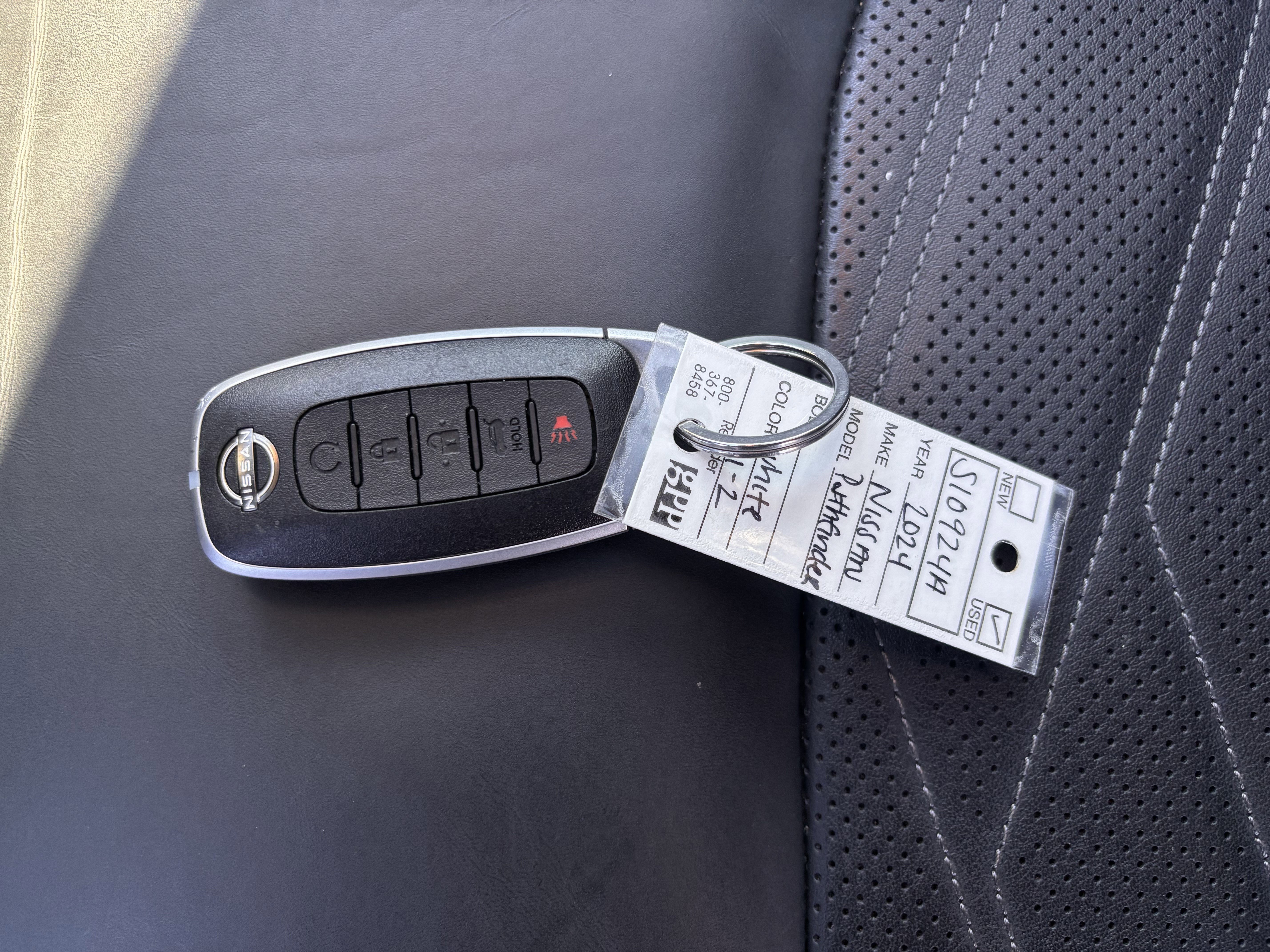 Used 2024 Nissan Pathfinder Platinum w/ Cargo Package image 37