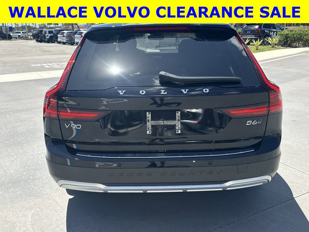 Used 2023 Volvo V90 B6 Cross Country Plus w/ Climate Package AWD/4WD image 7