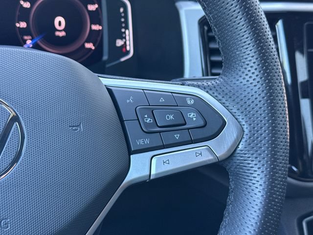 Used 2020 Volkswagen Atlas Cross Sport SEL R-Line AWD/4WD image 35