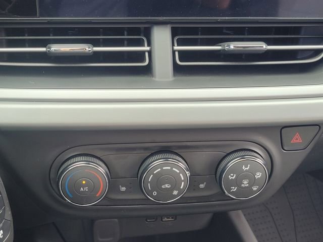 Used 2024 Chevrolet Trax RS image 22