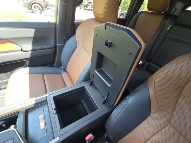 Used 2024 Lexus GX 550 w/ Cold Area Package AWD/4WD image 27
