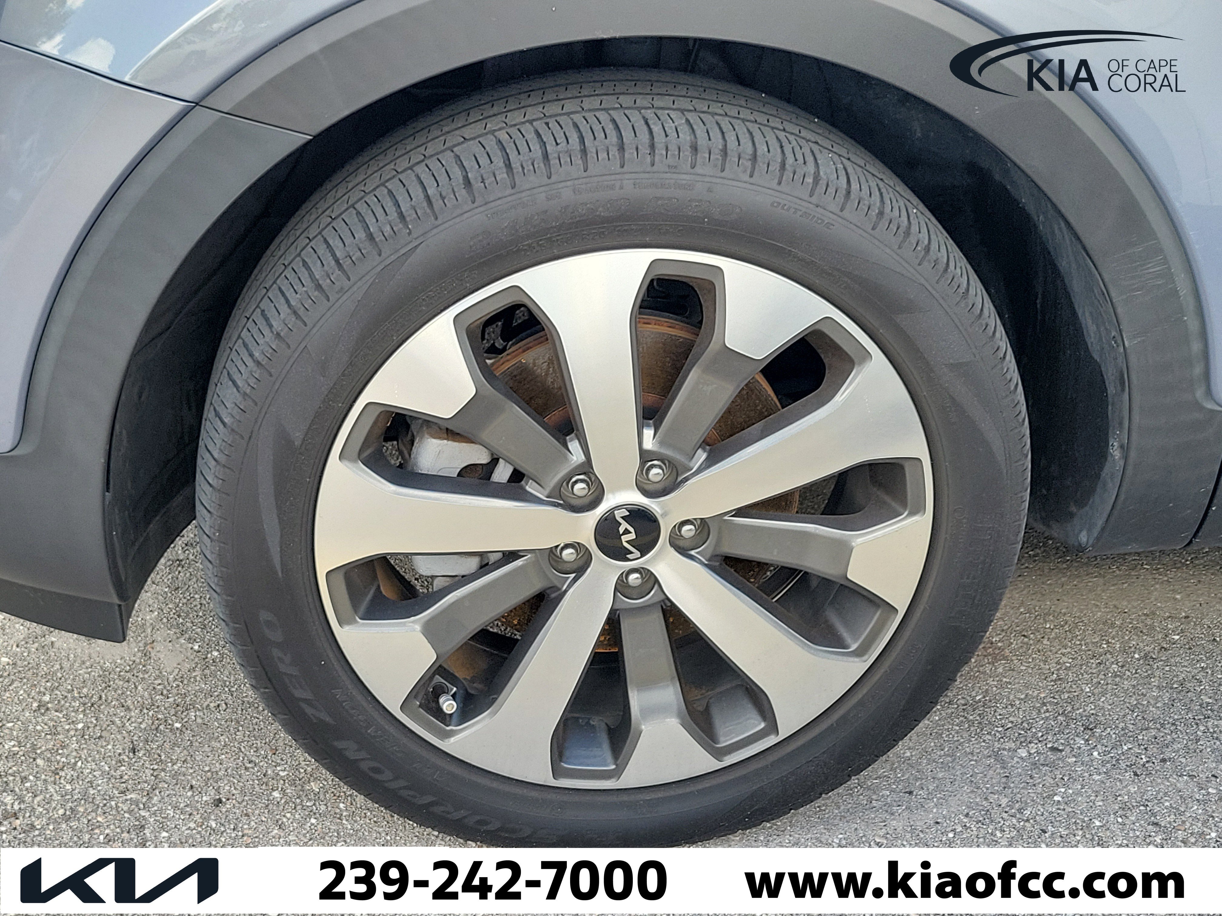 Used 2022 Kia Telluride EX w/ EX Premium Package image 6