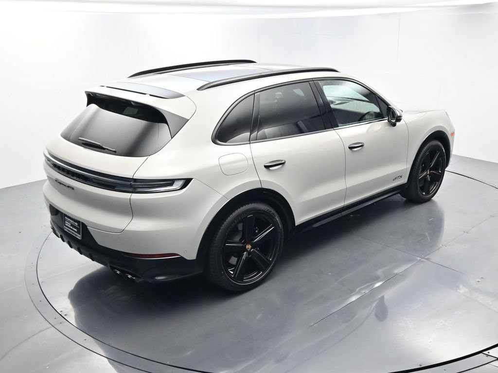Certified 2026 Porsche Cayenne GTS AWD/4WD image 40