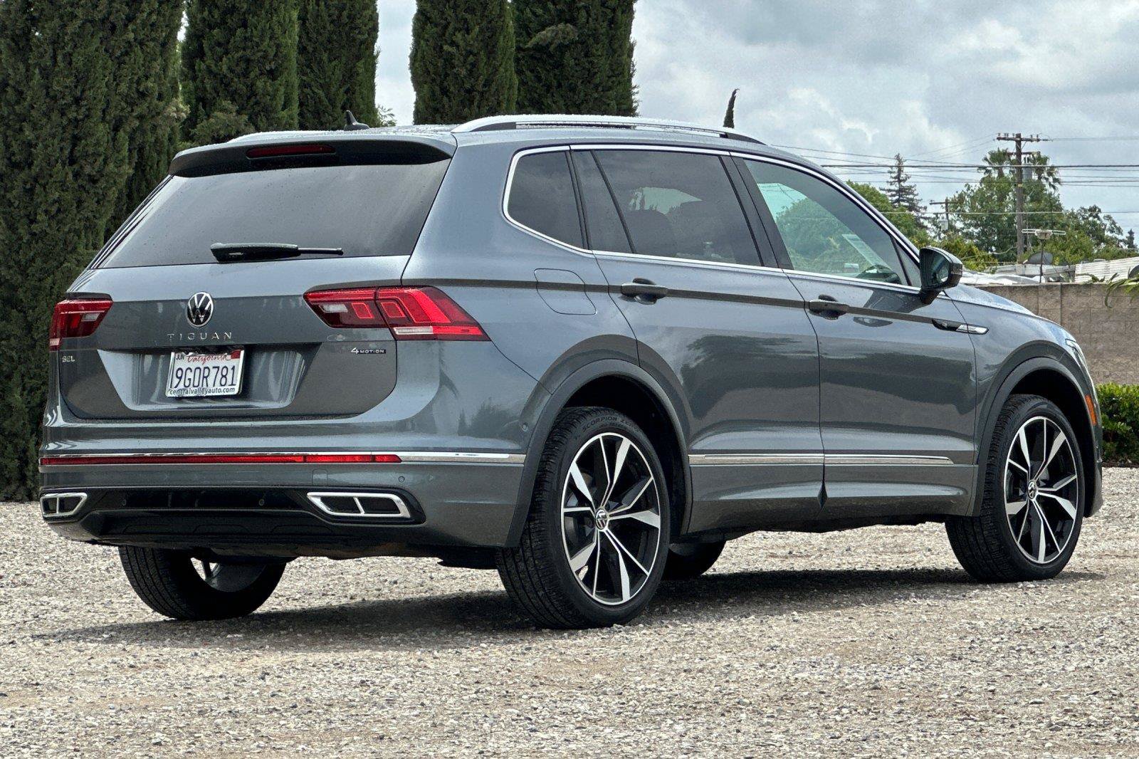 Certified 2023 Volkswagen Tiguan SEL R-Line AWD/4WD image 4