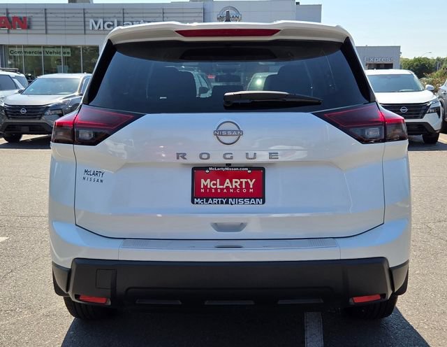 Certified 2026 Nissan Rogue SV FWD image 6
