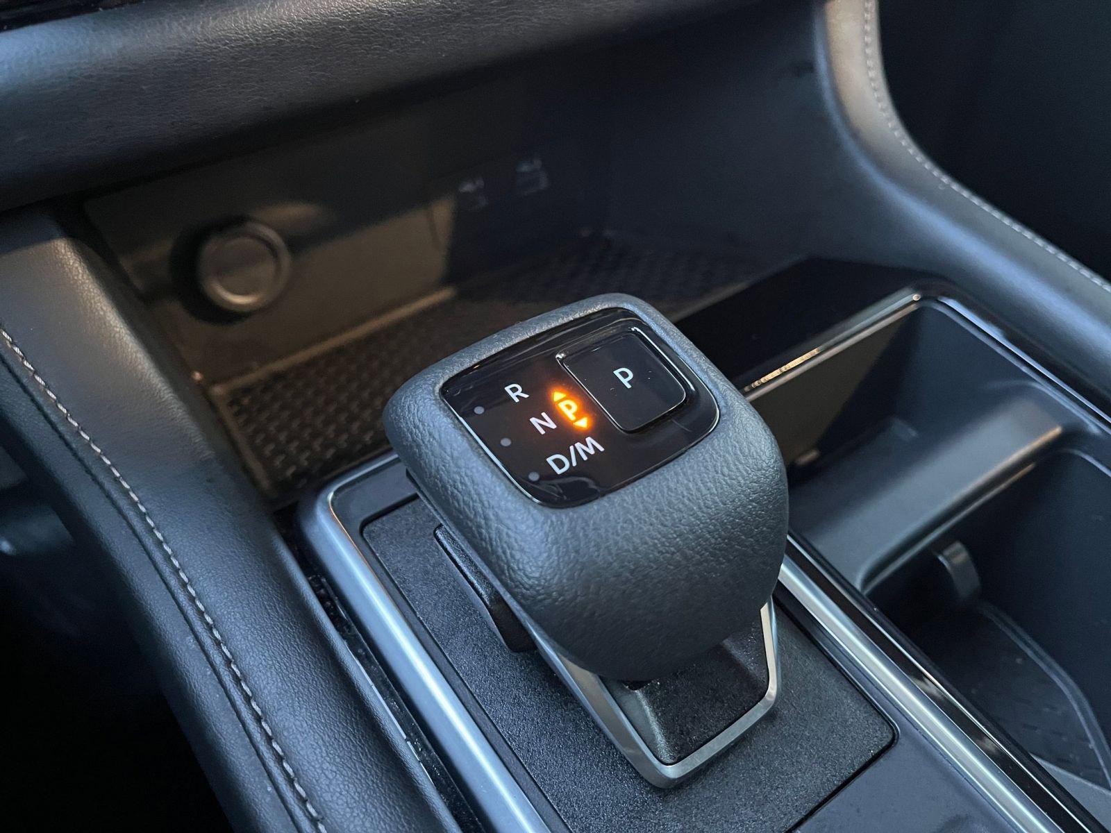 Used 2025 Nissan Pathfinder SV image 43