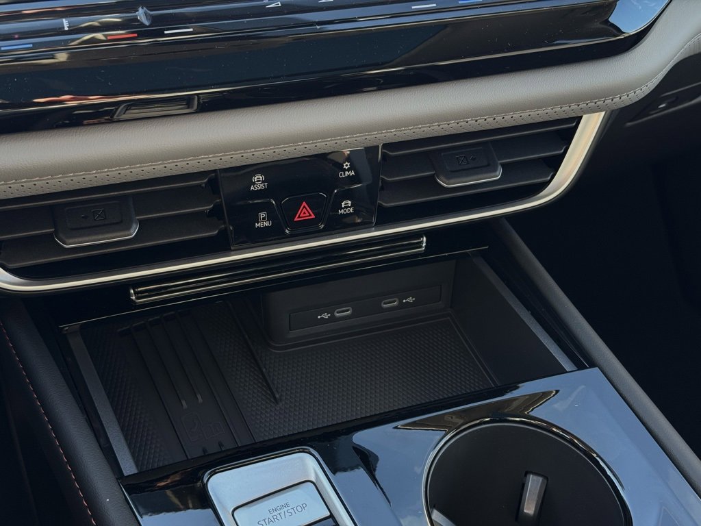 New 2025 Volkswagen Atlas Peak Edition SE image 35