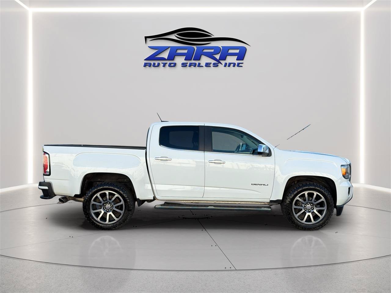 Used 2017 GMC Canyon Denali AWD/4WD image 8