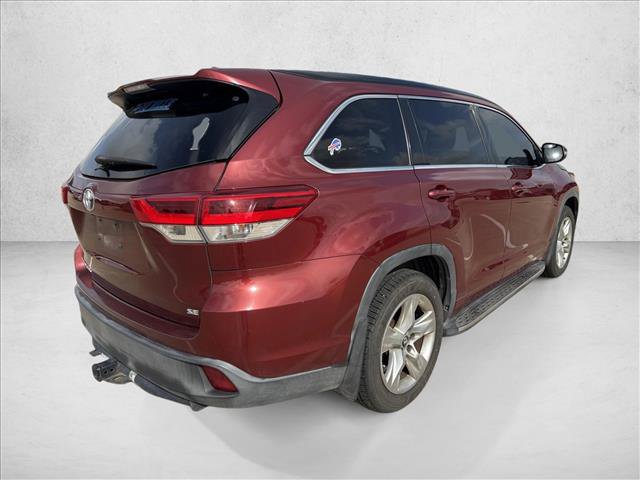 Used 2017 Toyota Highlander SE FWD image 5