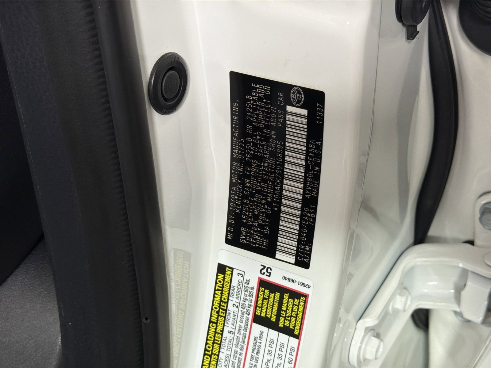 Used 2025 Toyota Camry SE w/ Convenience Package image 28