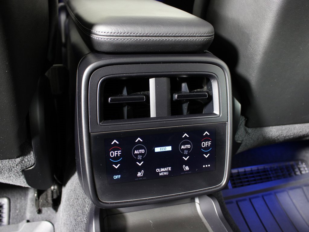 Used 2020 Porsche Taycan Turbo image 40