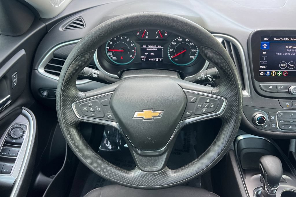 Used 2025 Chevrolet Malibu LT FWD image 11