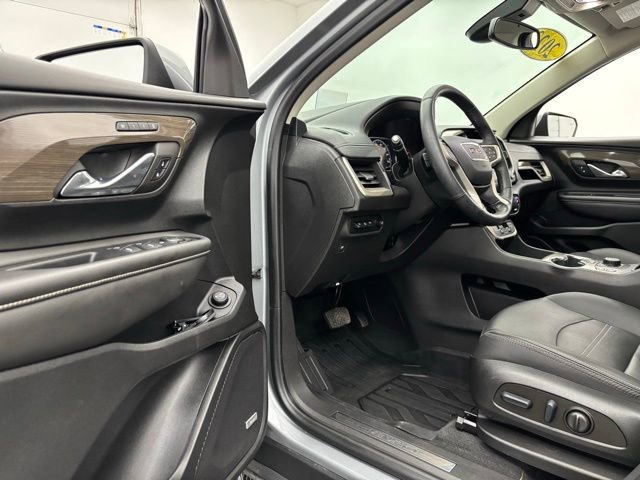 Used 2023 GMC Terrain Denali w/ Denali Premium Package image 17