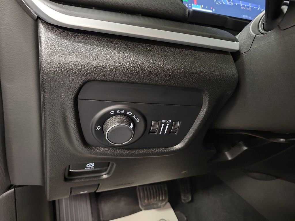 Used 2024 Jeep Grand Cherokee L Laredo w/ Luxury Tech Group I image 20