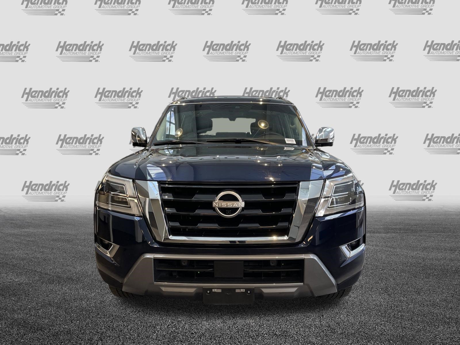 Used 2024 Nissan Armada Platinum w/ Captain's Chairs Package RWD image 3