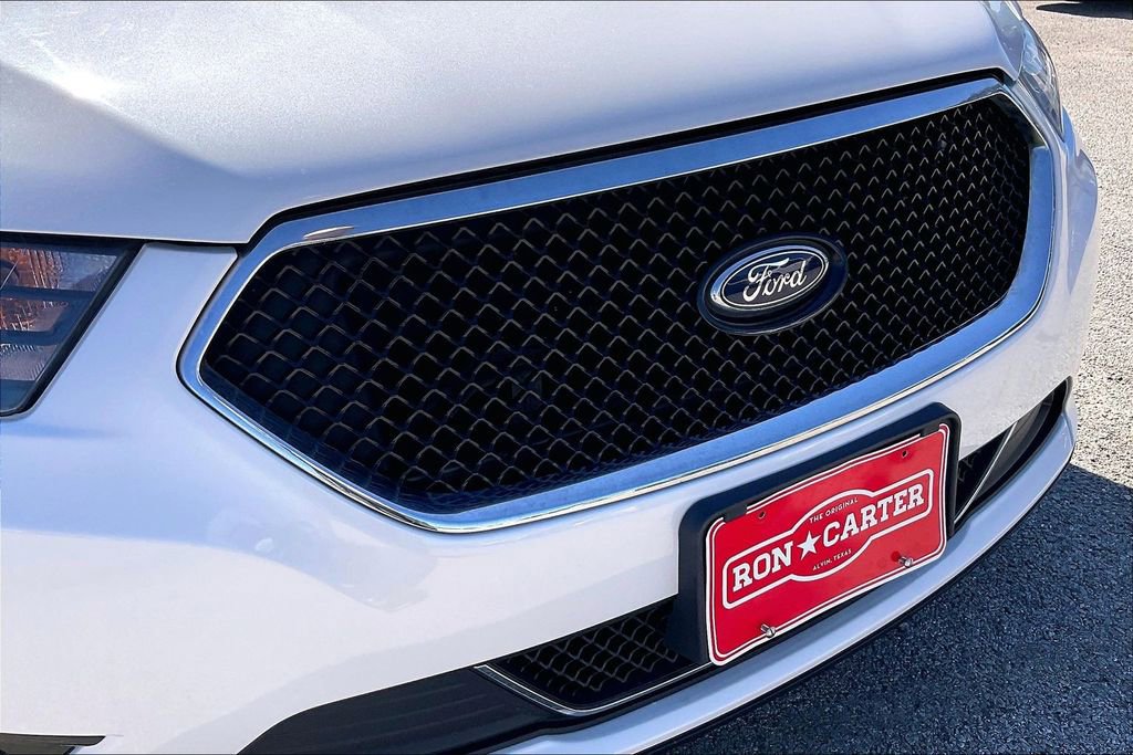 Used 2018 Ford Taurus SHO w/ Driver Assist Package image 34