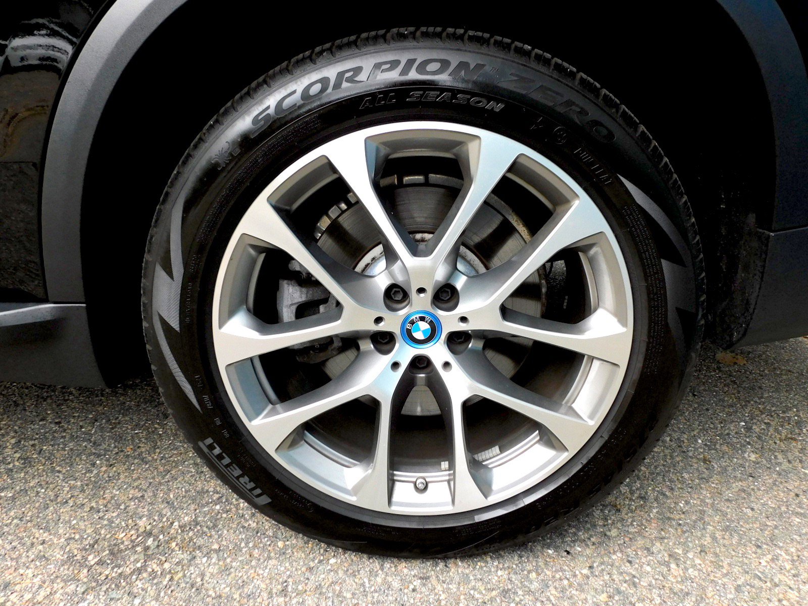 Used 2025 BMW X5 xDrive50e w/ Climate Comfort Package image 24